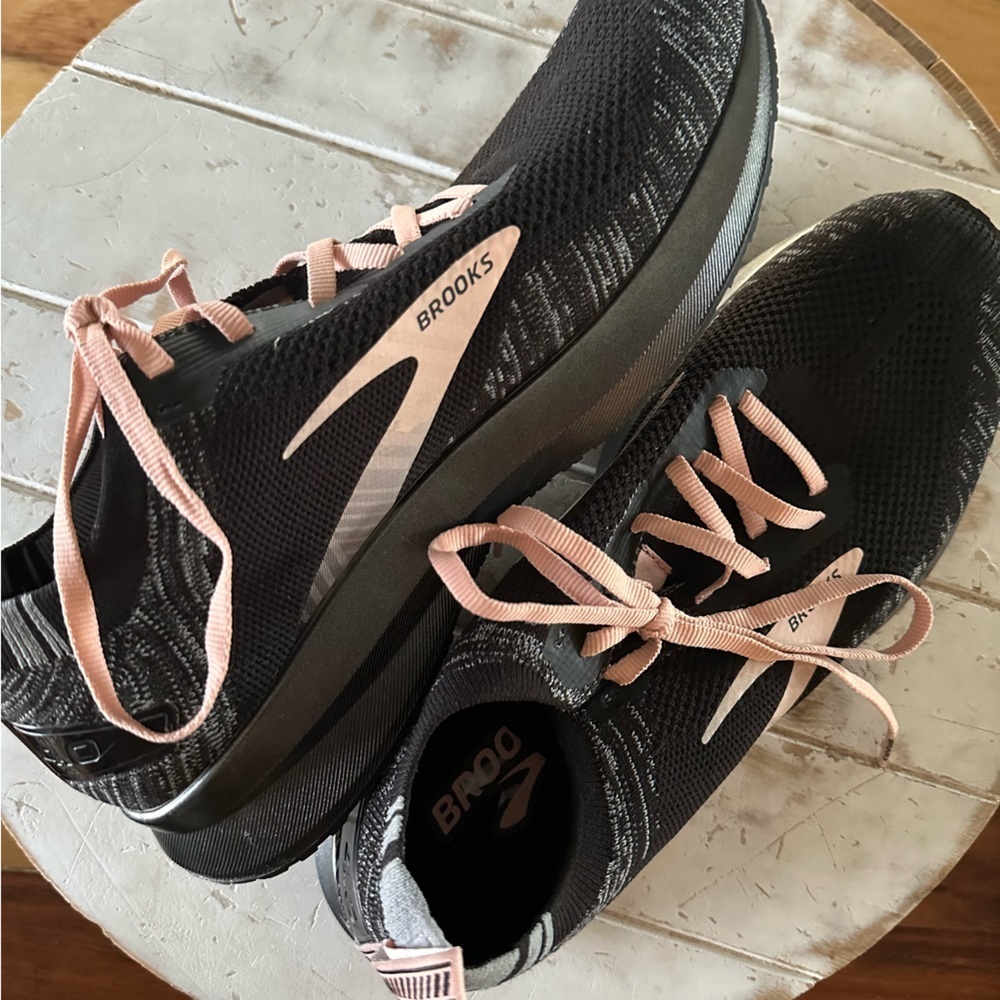 Brooks | Levitate 4 Running Shoes